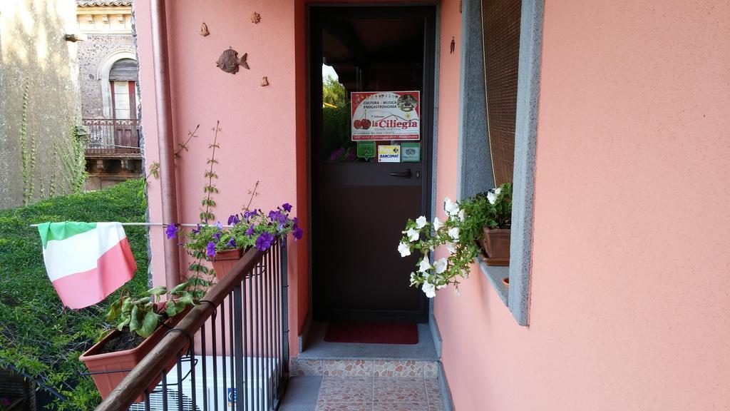 埃特玛酒店 SantʼAlfio 外观 照片